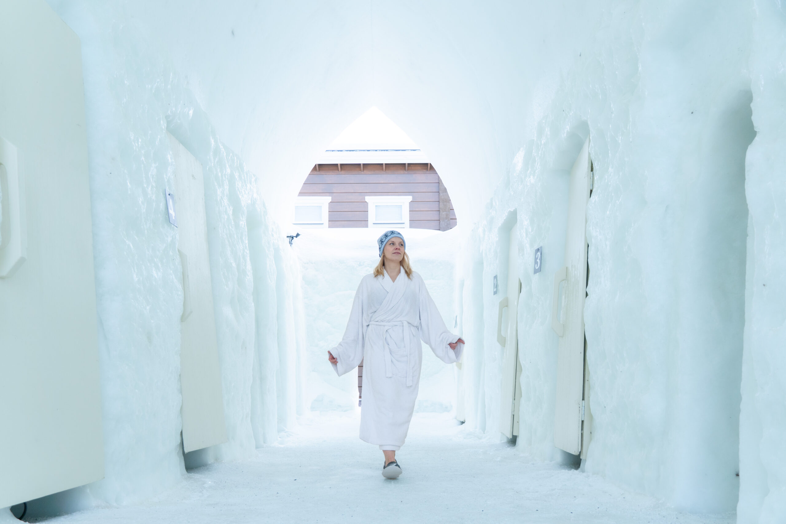 Snow sauna - Arctic SnowHotel & Glass Igloos (1)